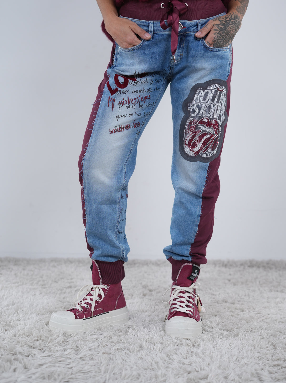 Wide Leg Pants mit Schriftzügen, bordeaux